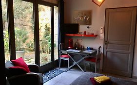 Chambre Sur Jardin Secret - Avignon Centre - Climatisee